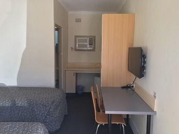 Westside Motor Inn - Accommodation 4U 15