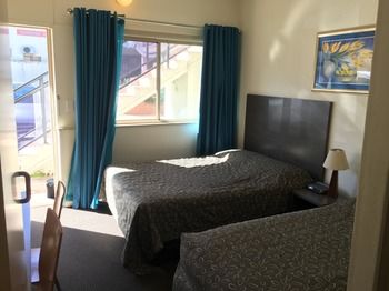 Westside Motor Inn - Accommodation 4U 16