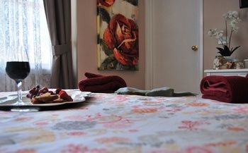 Highclaire House Bed And Breakfast - Accommodation 4U 10