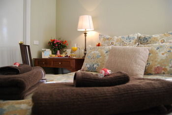 Highclaire House Bed And Breakfast - Accommodation 4U 16