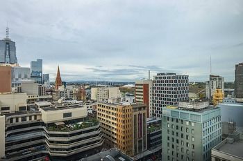 Anchor On Collins - Accommodation 4U 5