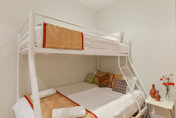 Anchor On Collins - Accommodation 4U 10