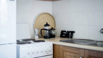Apartment2c - Somerset - Accommodation 4U 2