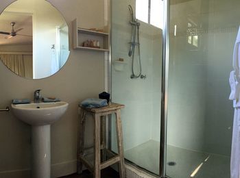 Phoenix Eumundi Bed & Breakfast - Accommodation 4U 5