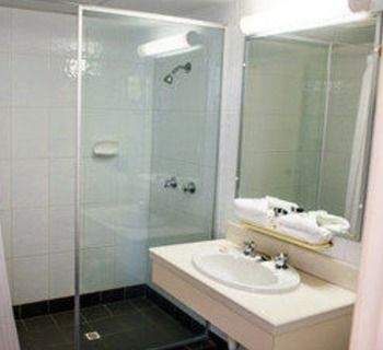 Newcastle Beach Hotel - Accommodation 4U 1