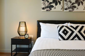 UrbanMinder @ Freshwater Place - Accommodation 4U 24