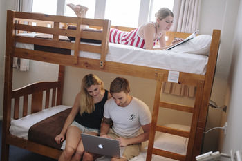 Mad Monkey Backpackers On Broadway - Adults Only - Accommodation 4U 13