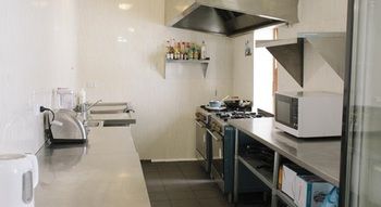 Mad Monkey Backpackers On Broadway - Adults Only - Accommodation 4U 18