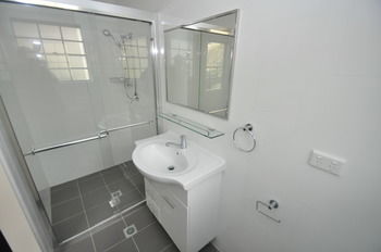Balmain 2 Mont Furnished Apartment - Accommodation 4U 2