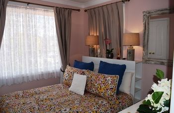Cutmore Cottages - Bagala Bungalow - Accommodation 4U 14