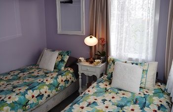 Cutmore Cottages - Bagala Bungalow - Accommodation 4U 24