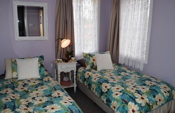 Cutmore Cottages - Bagala Bungalow - Accommodation 4U 32