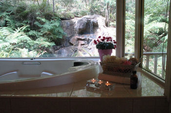 Myers Creek Cascades Luxury Cottages - Accommodation 4U 29