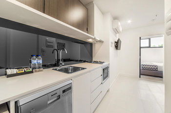 Whitehorse Apartment Hotel - Accommodation 4U 21