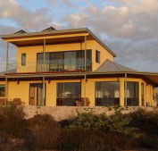 Dolphin Holiday House