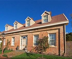 Racecourse Inn - The - Accommodation 4U 0
