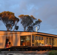 Sawyers Bay Shacks - Accommodation 4U