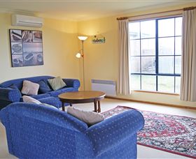 Bruny Island Accommodation Services - Omaroo Cottage - Accommodation 4U 1