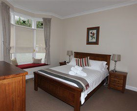 House On The Hill Bed And Breakfast - Accommodation 4U 1