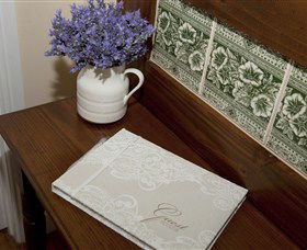 House On The Hill Bed And Breakfast - Accommodation 4U 3