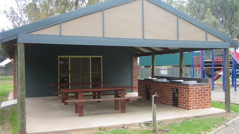 Ball Park Caravan Park - Accommodation 4U 3