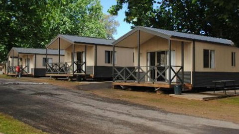 Ball Park Caravan Park - Accommodation 4U 1