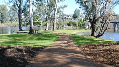 Ball Park Caravan Park - Accommodation 4U 2