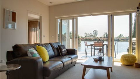Lakeside Villas At Crittenden Estate - Accommodation 4U 2