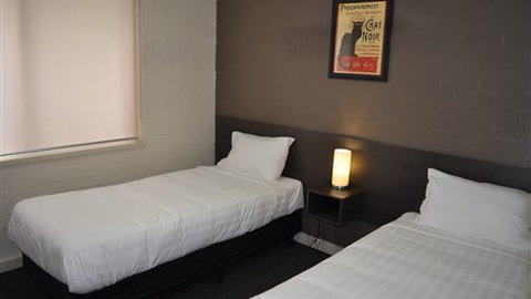 Brougham Arms Hotel - Accommodation 4U 7