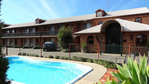 Hermitage Motor Inn - Accommodation 4U 3