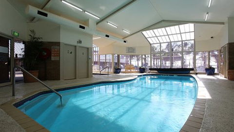 Lake Edge Resort - Accommodation 4U 0