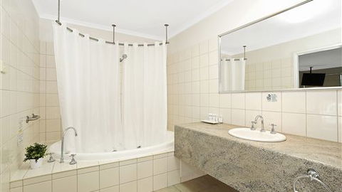 Quality Inn & Suites The Menzies - Accommodation 4U 0