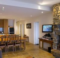 Alpine Woodsmoke Apartments - Accommodation 4U
