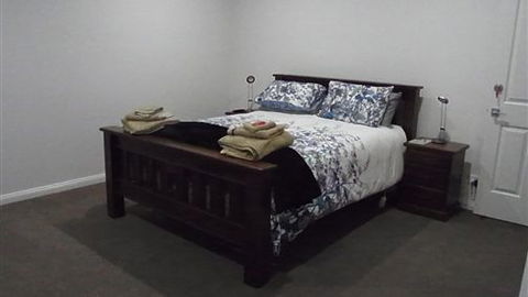 Curdievale Riverfront Lodge - Accommodation 4U 1