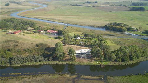 Curdievale Riverfront Lodge - Accommodation 4U 3