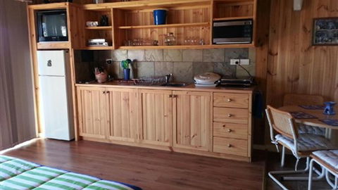Laura Lodge Rest & Recreation Retreat - Accommodation 4U 2