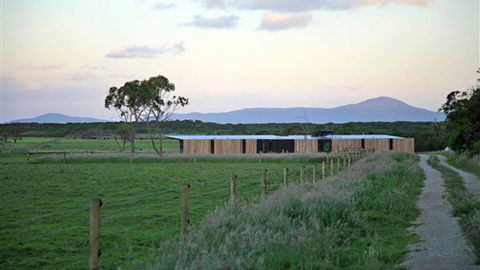 Just Inside The Gate - Accommodation 4U 4