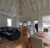 Rocket House Apollo Bay - Accommodation 4U