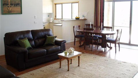 Hawksview At Mafeking - Accommodation 4U 5
