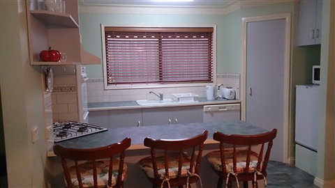 Mallard House Ballarat - Accommodation 4U 1