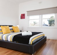 Phyl  May's Luxury Accommodation - Accommodation 4U