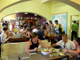 Backpack Oz And The Guest House - Accommodation 4U 2