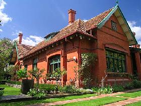 Buxton Manor - Musica Viva Apartment - Accommodation 4U 2