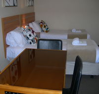 3 Sisters Motel  Cottage - Accommodation 4U