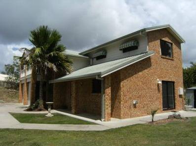 A Beach 'N Reef Motel - Accommodation 4U 1
