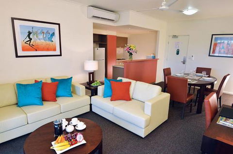 Advance Serviced Apartments - Accommodation 4U 0