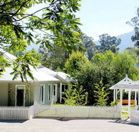Amelina Cottages - Accommodation 4U