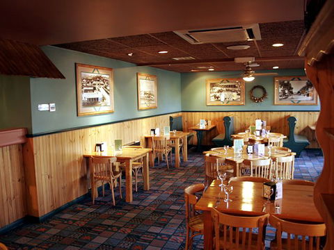Astor Motor Inn - Accommodation 4U 2