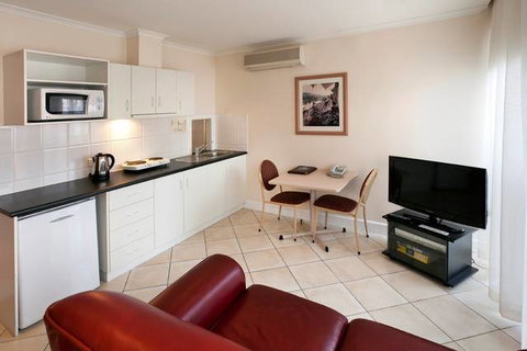 BEST WESTERN Ensenada Motor Inn & Suites - Accommodation 4U 1