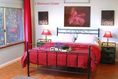 Bettenay's Lakeside Loft Spa Apartment - Accommodation 4U 0